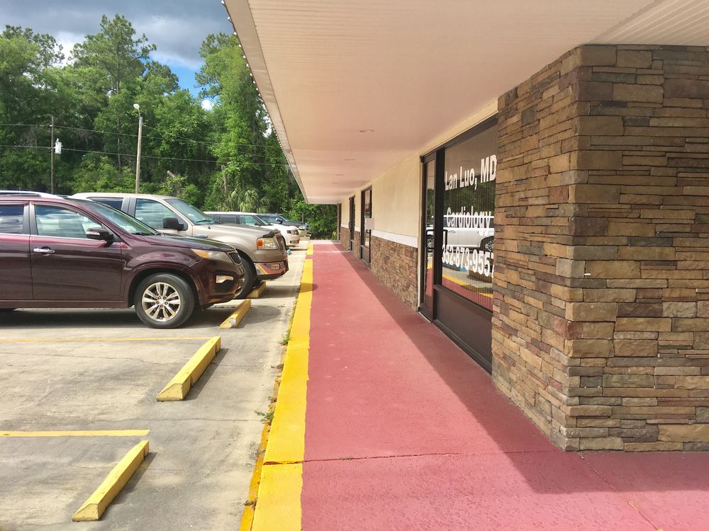 Plaza North: 20049 E Pennsylvania Ave, Dunnellon, FL 34432